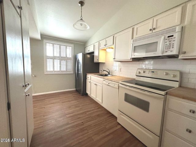 10362 W OAKMONT Drive, Sun City, AZ 85351