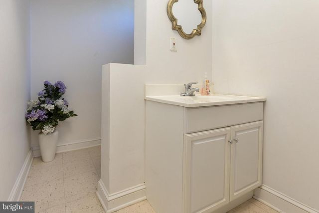 654 E ATLANTIC AVE, Laurel Springs, NJ 08021