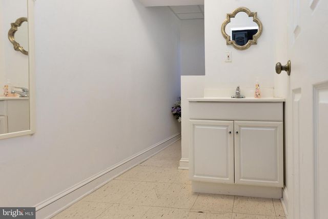 654 E ATLANTIC AVE, Laurel Springs, NJ 08021