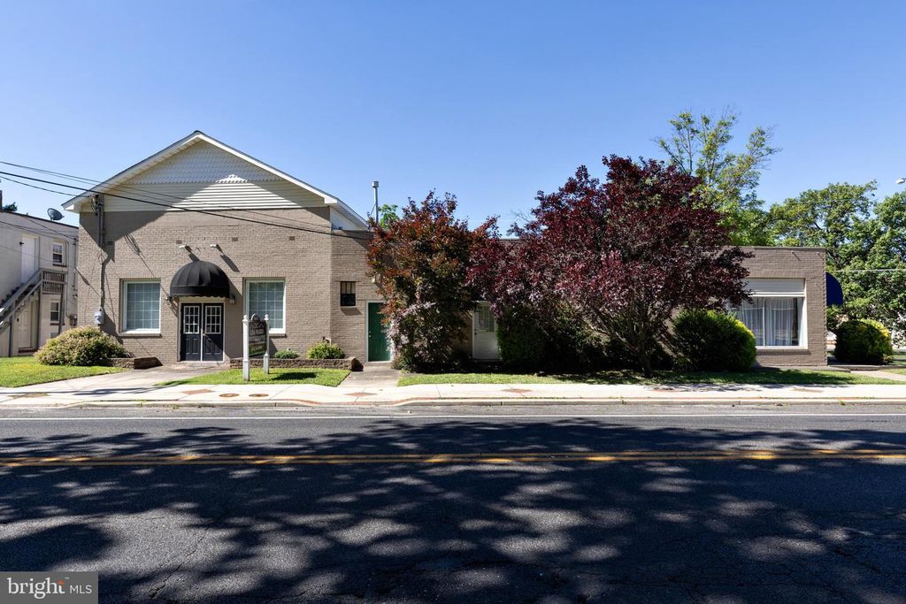 654 E ATLANTIC AVE, Laurel Springs, NJ 08021