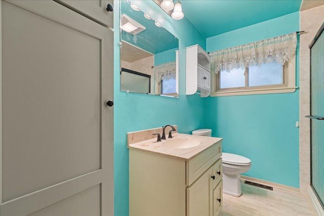 227 Hine AVENUE, Waukesha, WI 53188