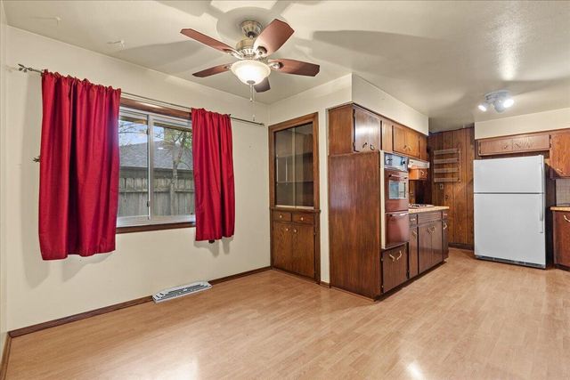 227 Hine AVENUE, Waukesha, WI 53188