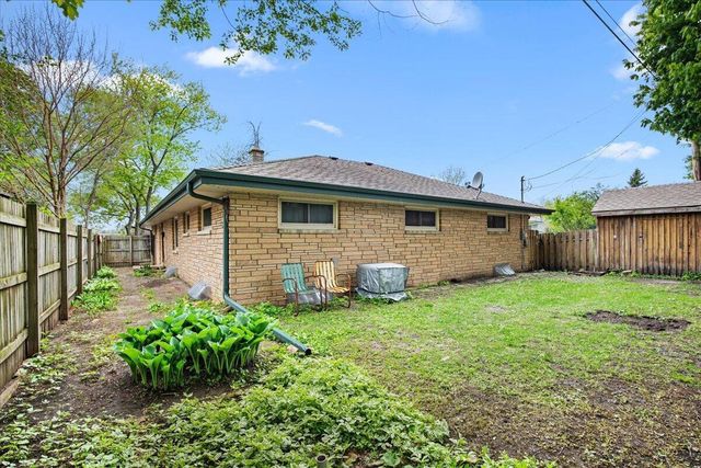 227 Hine AVENUE, Waukesha, WI 53188