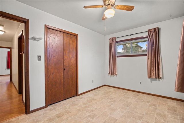 227 Hine AVENUE, Waukesha, WI 53188