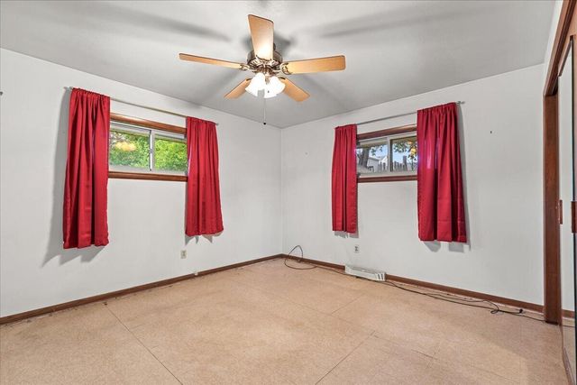 227 Hine AVENUE, Waukesha, WI 53188