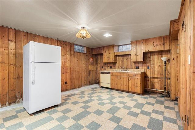 227 Hine AVENUE, Waukesha, WI 53188