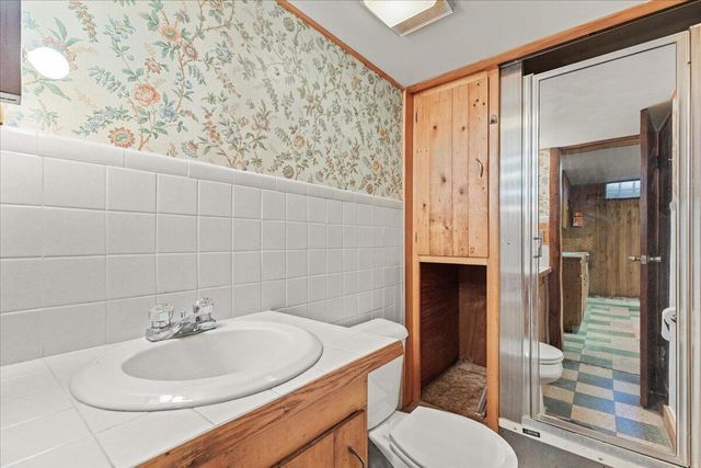 227 Hine AVENUE, Waukesha, WI 53188