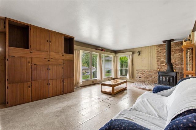 227 Hine AVENUE, Waukesha, WI 53188