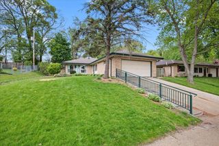 227 Hine AVENUE, Waukesha, WI 53188