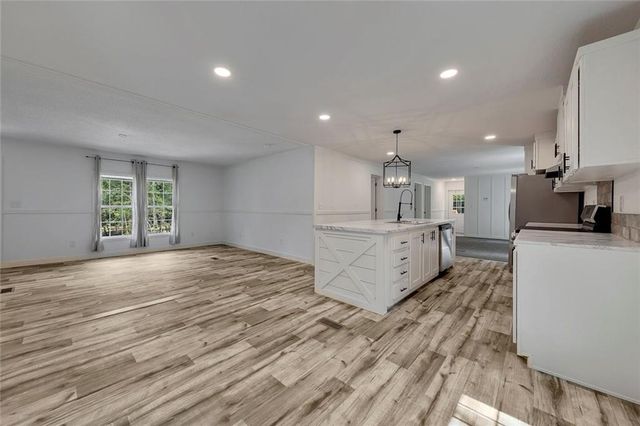 122 HDR Drive, Maysville, GA 30558