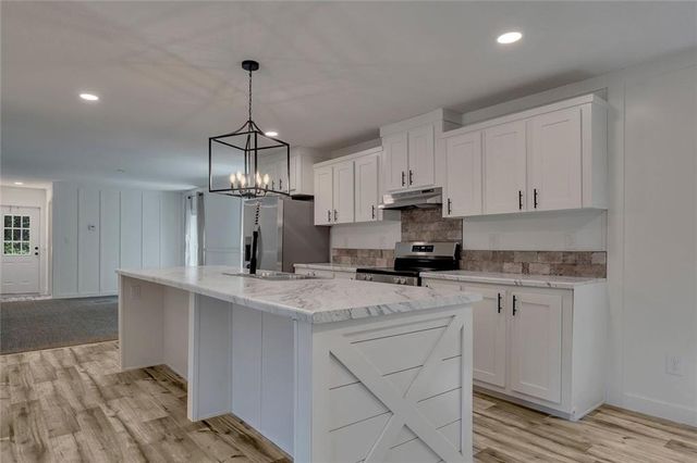 122 HDR Drive, Maysville, GA 30558