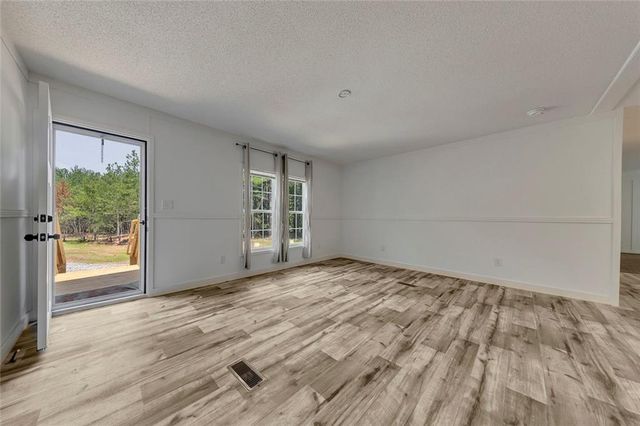 122 HDR Drive, Maysville, GA 30558