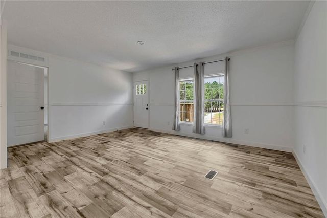 122 HDR Drive, Maysville, GA 30558