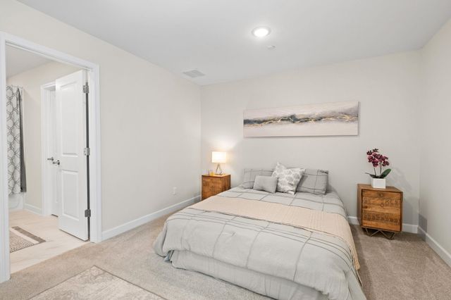 215 PIERPONT CT, Piperton, TN 38017