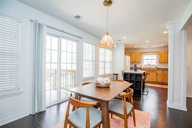 11 Valley View Circle, Bentonville, AR 72712