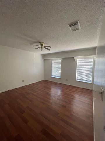 7818 Clover Knoll Court, Houston, TX 77095