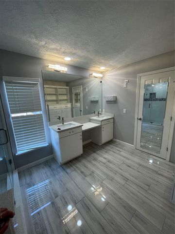 7818 Clover Knoll Court, Houston, TX 77095