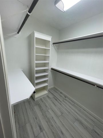 7818 Clover Knoll Court, Houston, TX 77095