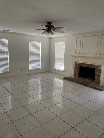 7818 Clover Knoll Court, Houston, TX 77095