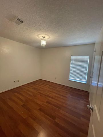 7818 Clover Knoll Court, Houston, TX 77095