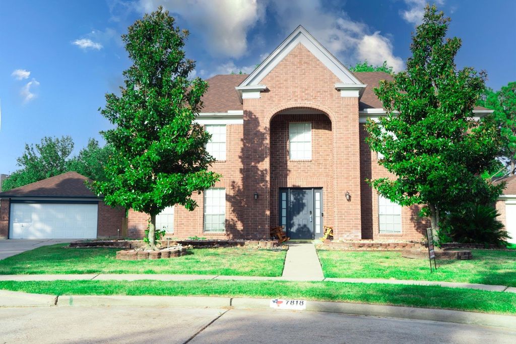 7818 Clover Knoll Court, Houston, TX 77095