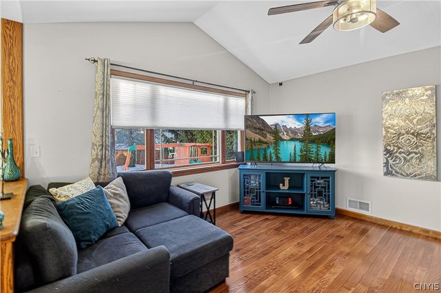 309 Bobs Brae, Whitestown, NY 13492