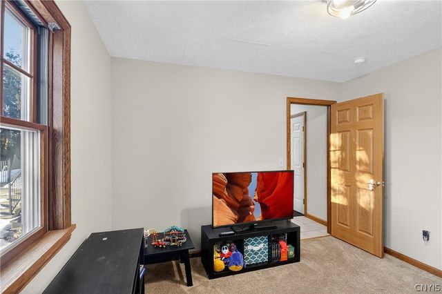 309 Bobs Brae, Whitestown, NY 13492