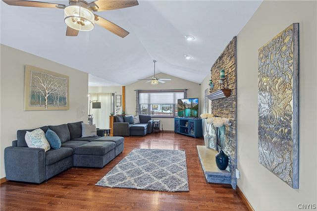 309 Bobs Brae, Whitestown, NY 13492