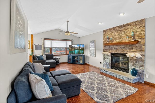 309 Bobs Brae, Whitestown, NY 13492