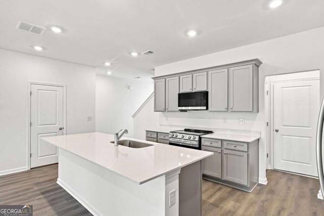 877 Rainwater Trace, Lawrenceville, GA 30044