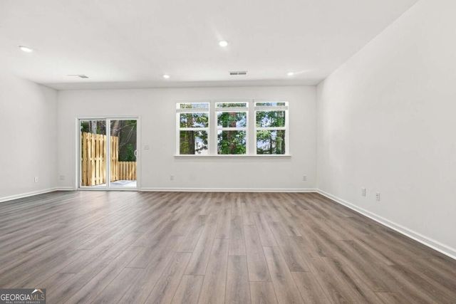 877 Rainwater Trace, Lawrenceville, GA 30044