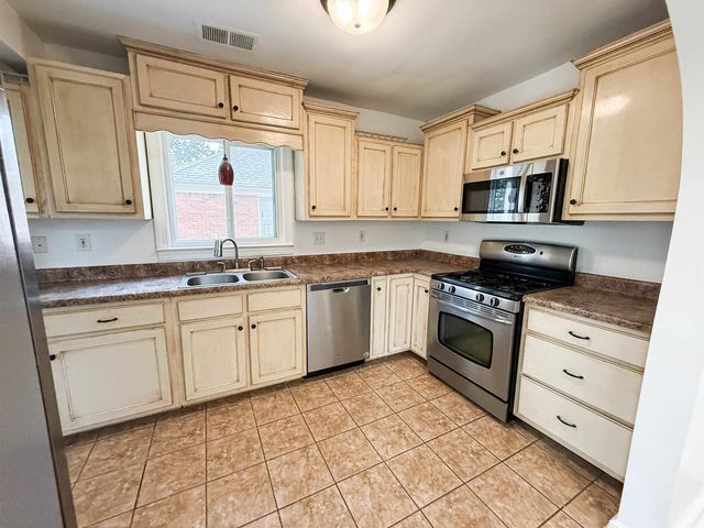 355 LUNDEE PL, Memphis, TN 38111