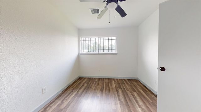 4214 Knotty Oaks Trail, Houston, TX 77045