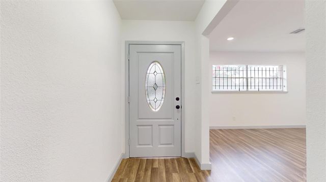 4214 Knotty Oaks Trail, Houston, TX 77045