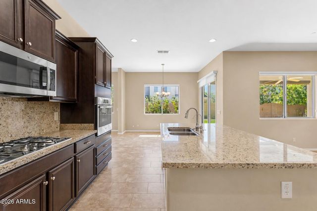 2827 E MUIRFIELD Street, Gilbert, AZ 85298