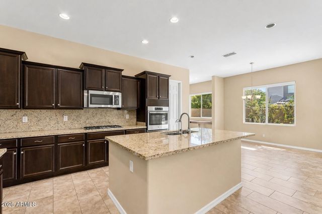 2827 E MUIRFIELD Street, Gilbert, AZ 85298