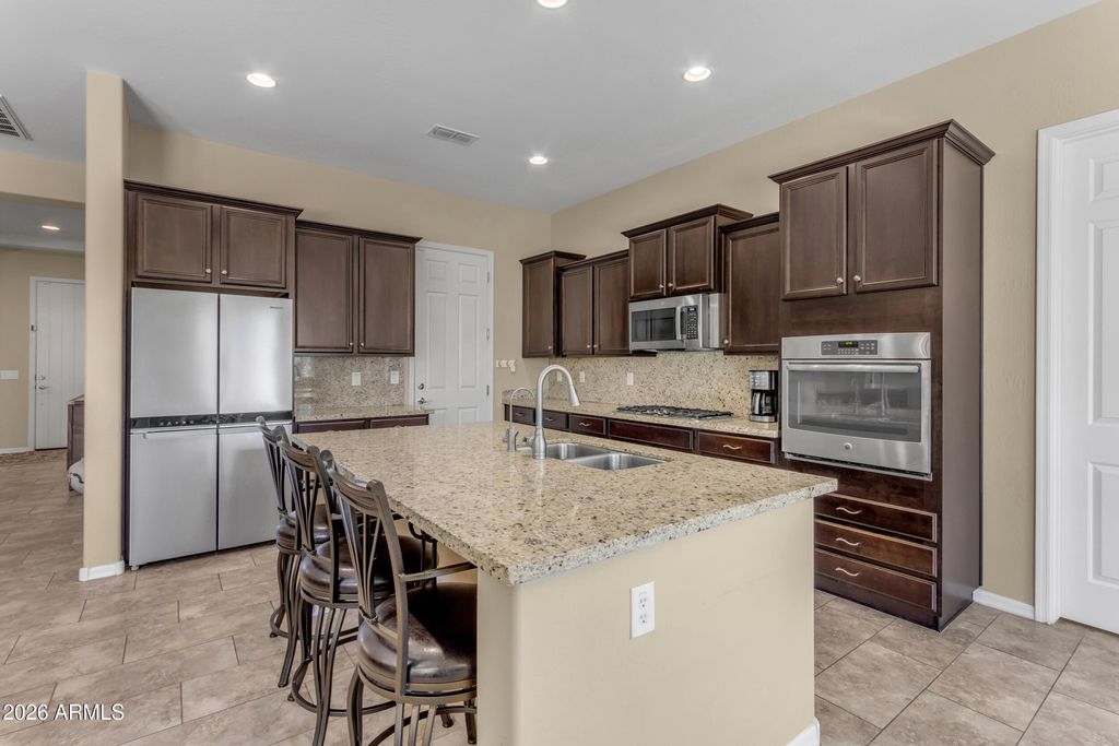 Image 14 of property listing at 2827 E MUIRFIELD Street, Gilbert, AZ 85298