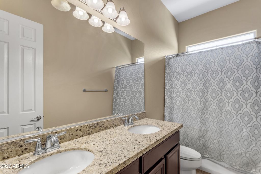 Image 31 of property listing at 2827 E MUIRFIELD Street, Gilbert, AZ 85298