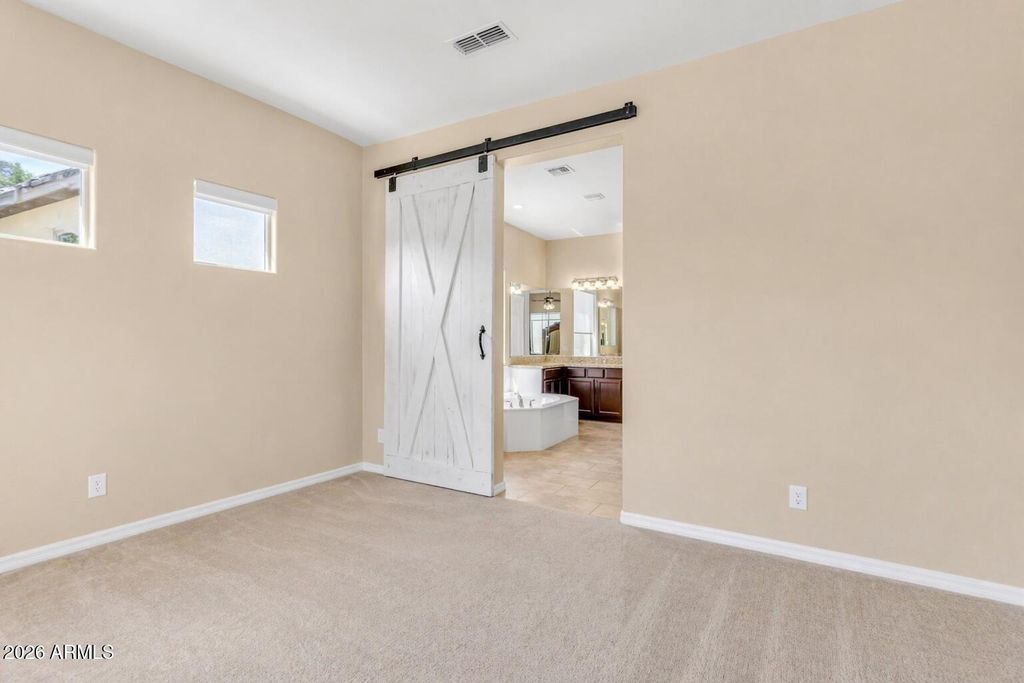 Image 35 of property listing at 2827 E MUIRFIELD Street, Gilbert, AZ 85298