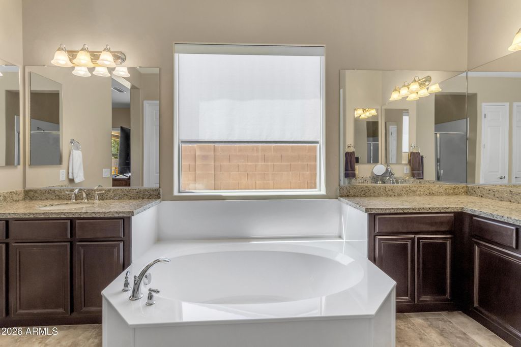 Image 37 of property listing at 2827 E MUIRFIELD Street, Gilbert, AZ 85298