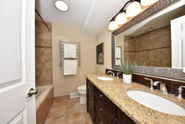 12475 Elmhurst PARKWAY, Elm Grove, WI 53122