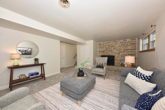 12475 Elmhurst PARKWAY, Elm Grove, WI 53122