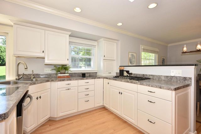12475 Elmhurst PARKWAY, Elm Grove, WI 53122