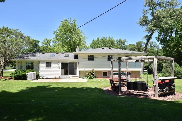 12475 Elmhurst PARKWAY, Elm Grove, WI 53122