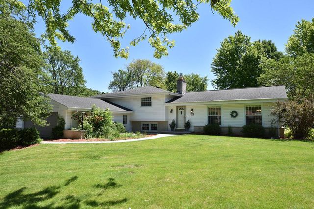 12475 Elmhurst PARKWAY, Elm Grove, WI 53122