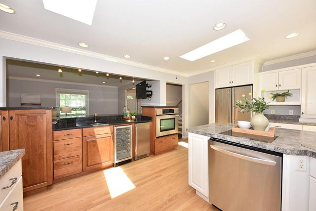 12475 Elmhurst PARKWAY, Elm Grove, WI 53122