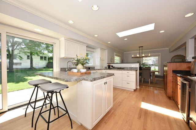 12475 Elmhurst PARKWAY, Elm Grove, WI 53122