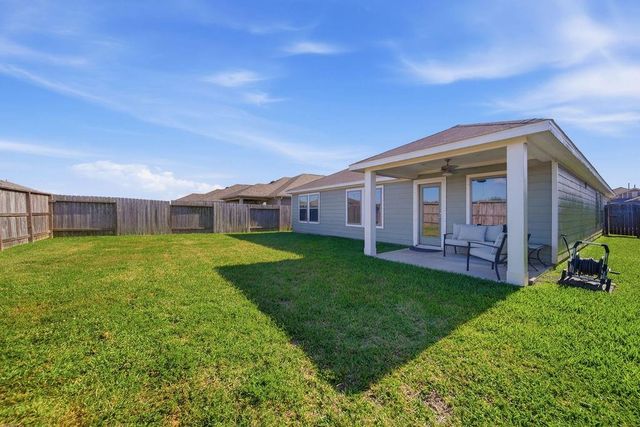 2502 Gelding Manor Drive, Alvin, TX 77511