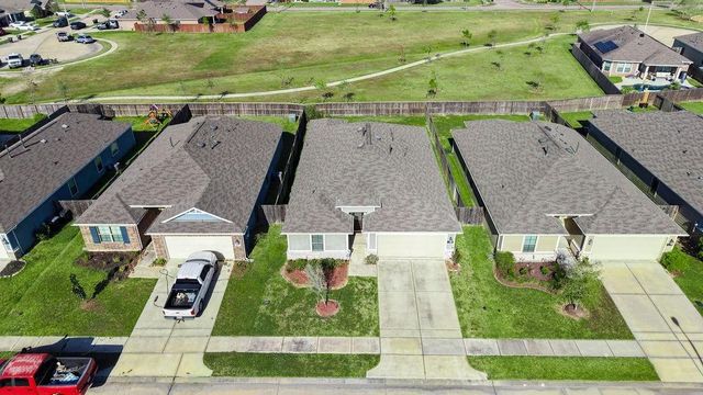 2502 Gelding Manor Drive, Alvin, TX 77511