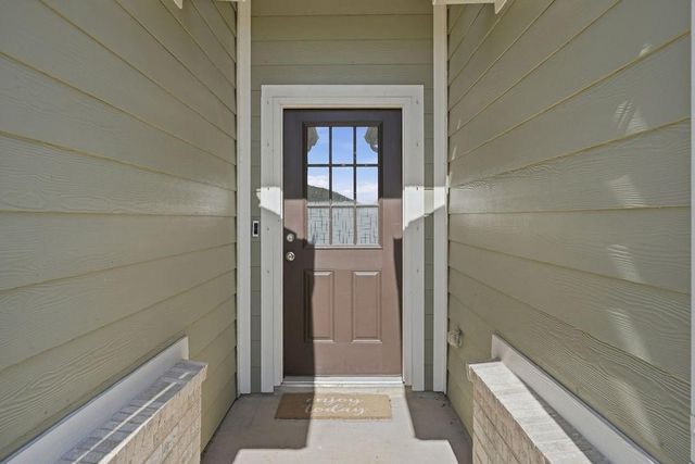 2502 Gelding Manor Drive, Alvin, TX 77511